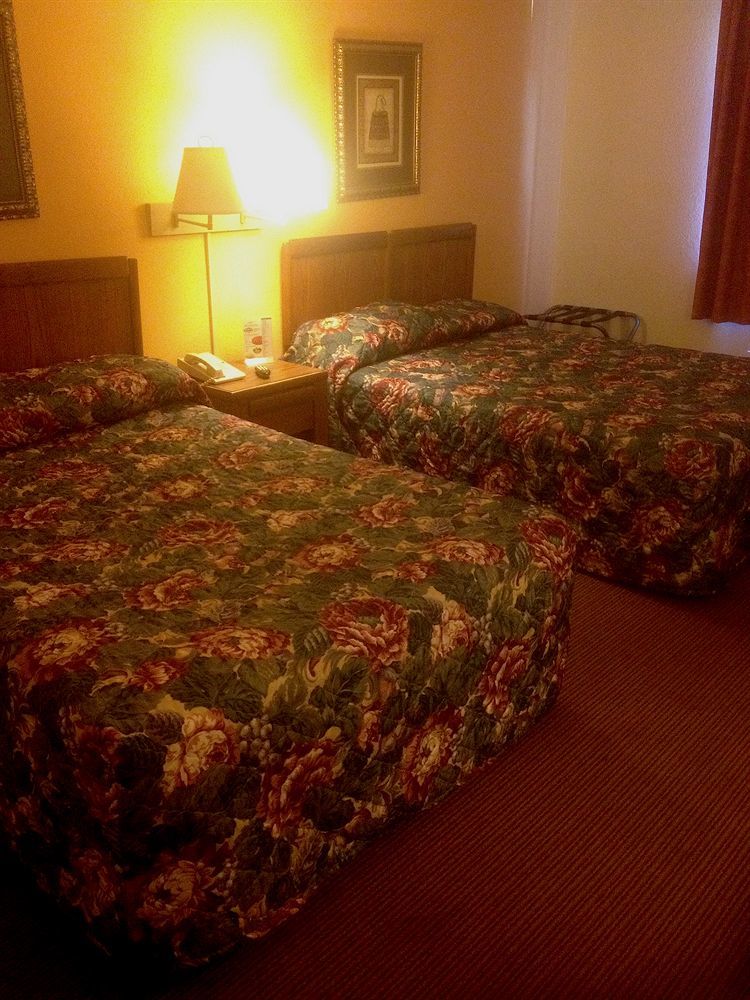 Red Roof Inn Драй Ридж Екстериор снимка